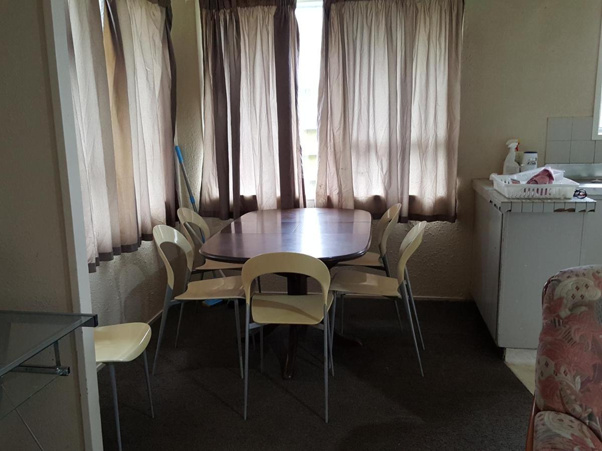 Mount Budget Accommodation ตาอูรังกา ภายนอก รูปภาพ