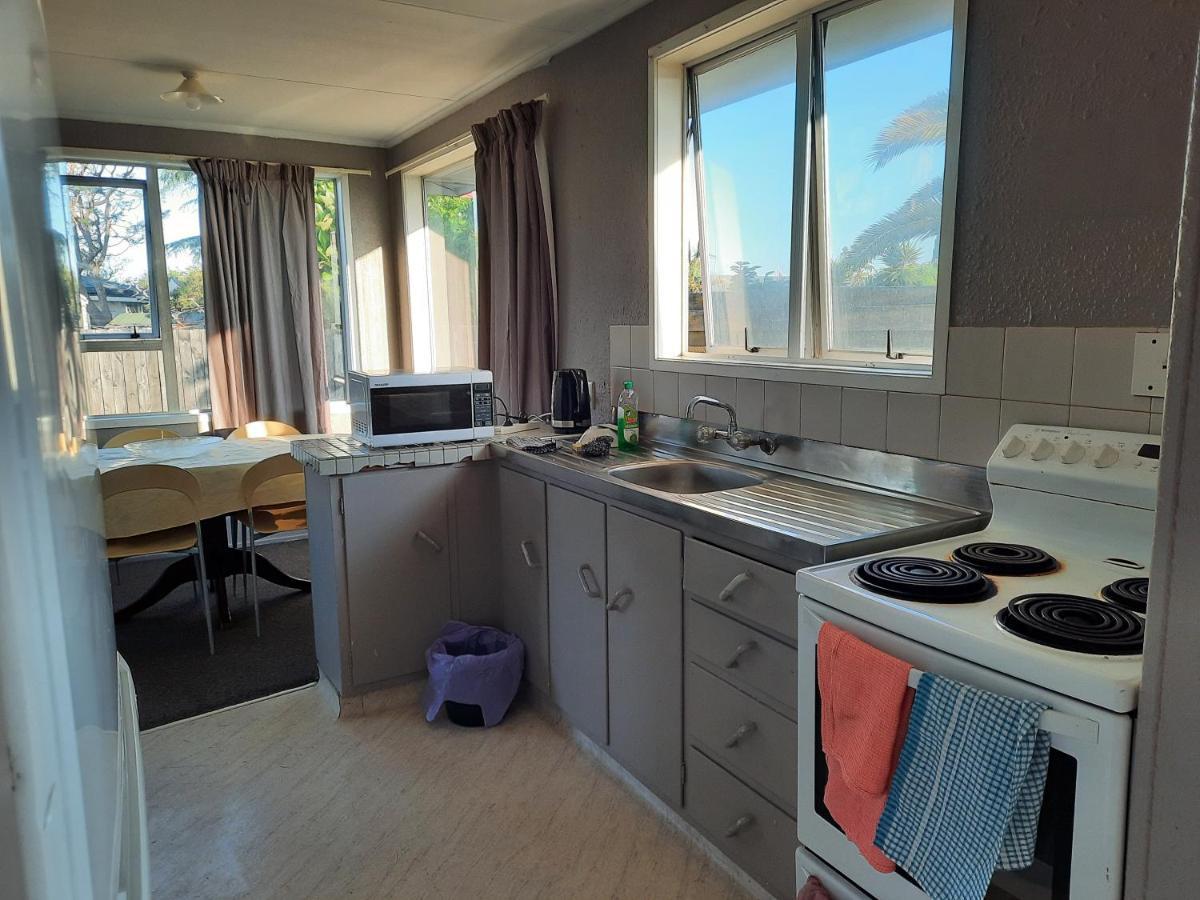 Mount Budget Accommodation ตาอูรังกา ภายนอก รูปภาพ