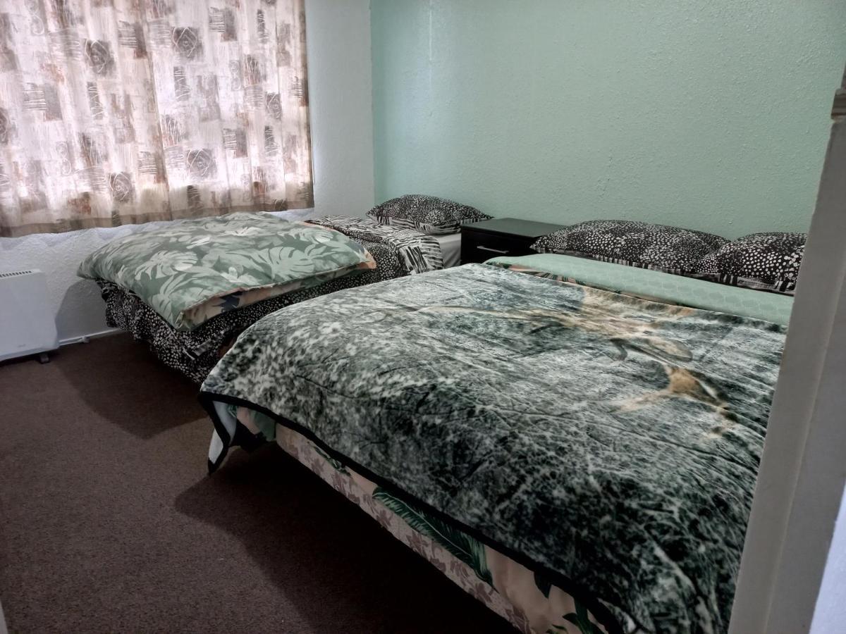 Mount Budget Accommodation ตาอูรังกา ภายนอก รูปภาพ