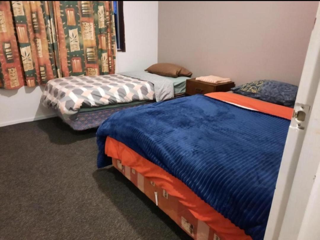 Mount Budget Accommodation ตาอูรังกา ภายนอก รูปภาพ